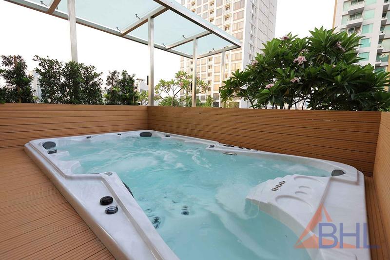 Jacuzzi-1