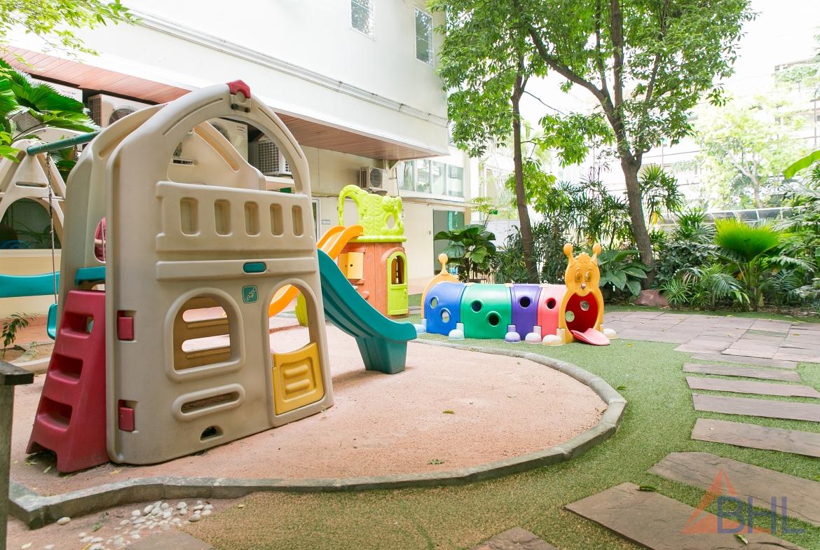 Outdoor Children Playground b
