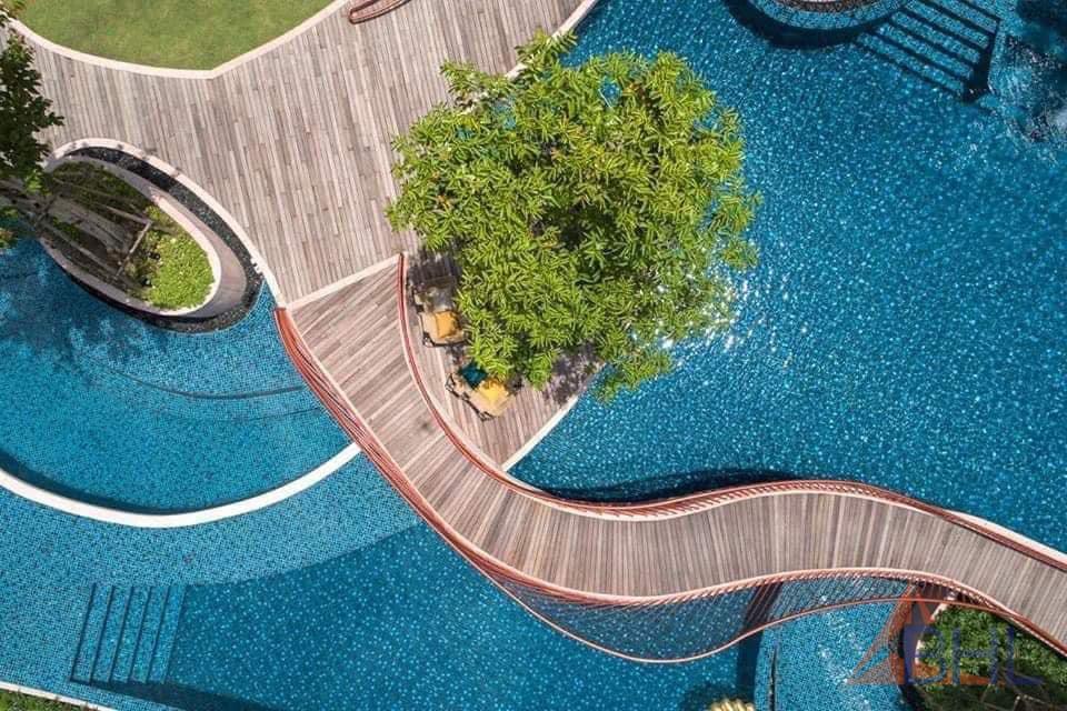 Swimming pool 2