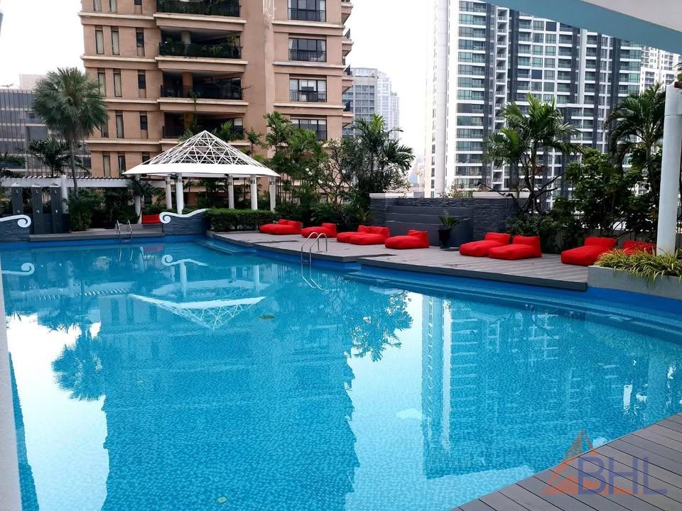 Swimming pool 2