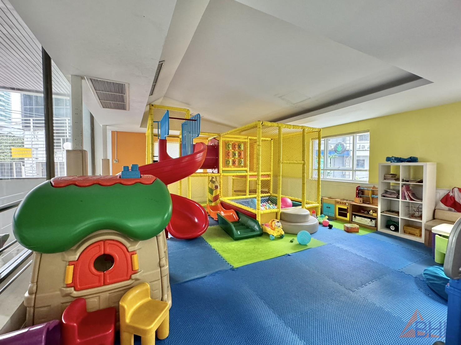 Playroom (2)