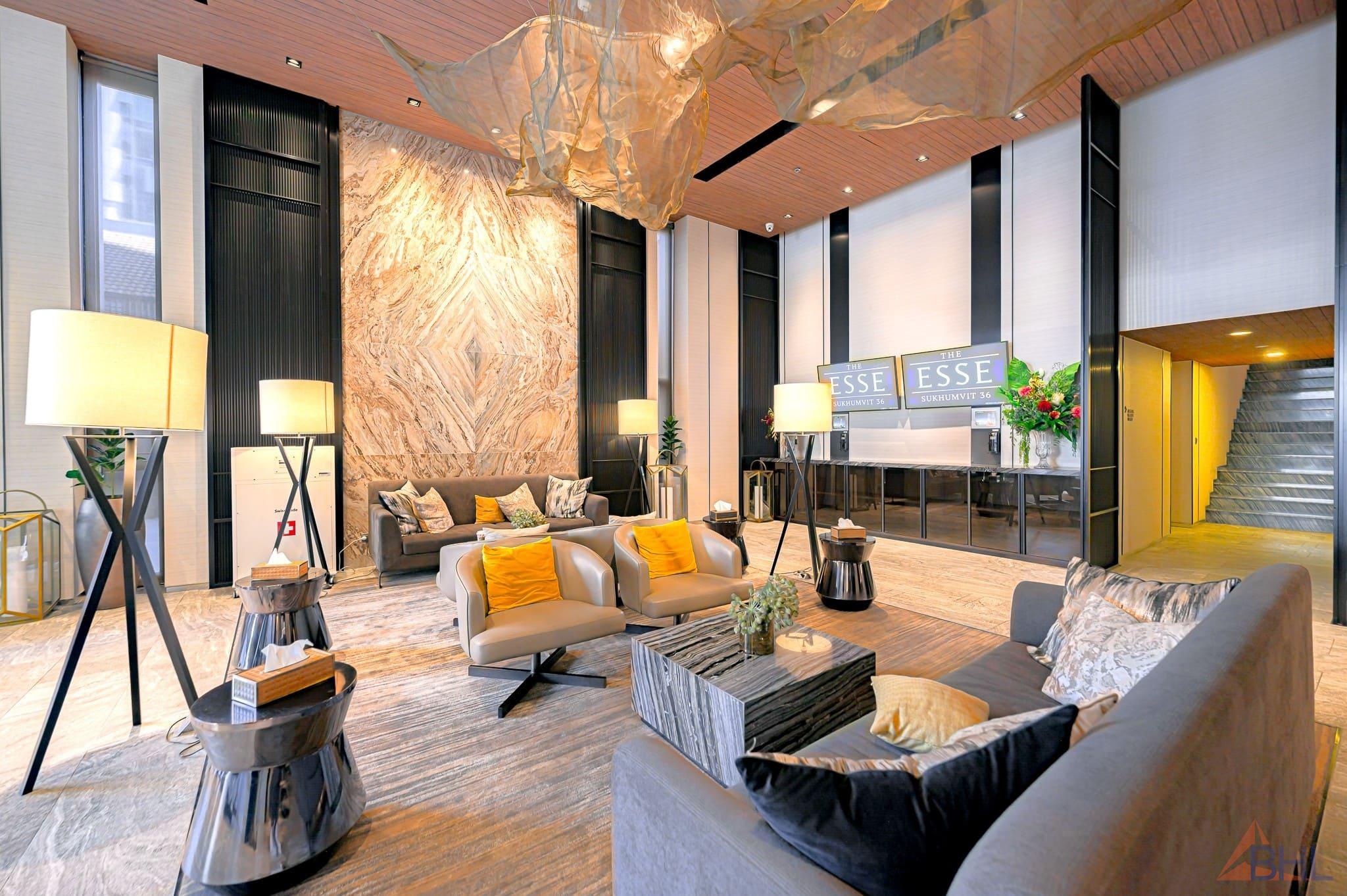 Lobby (2)